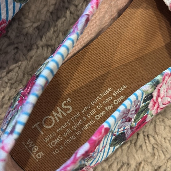 Floral Printed Toms Alpargata - Picture 5 of 7